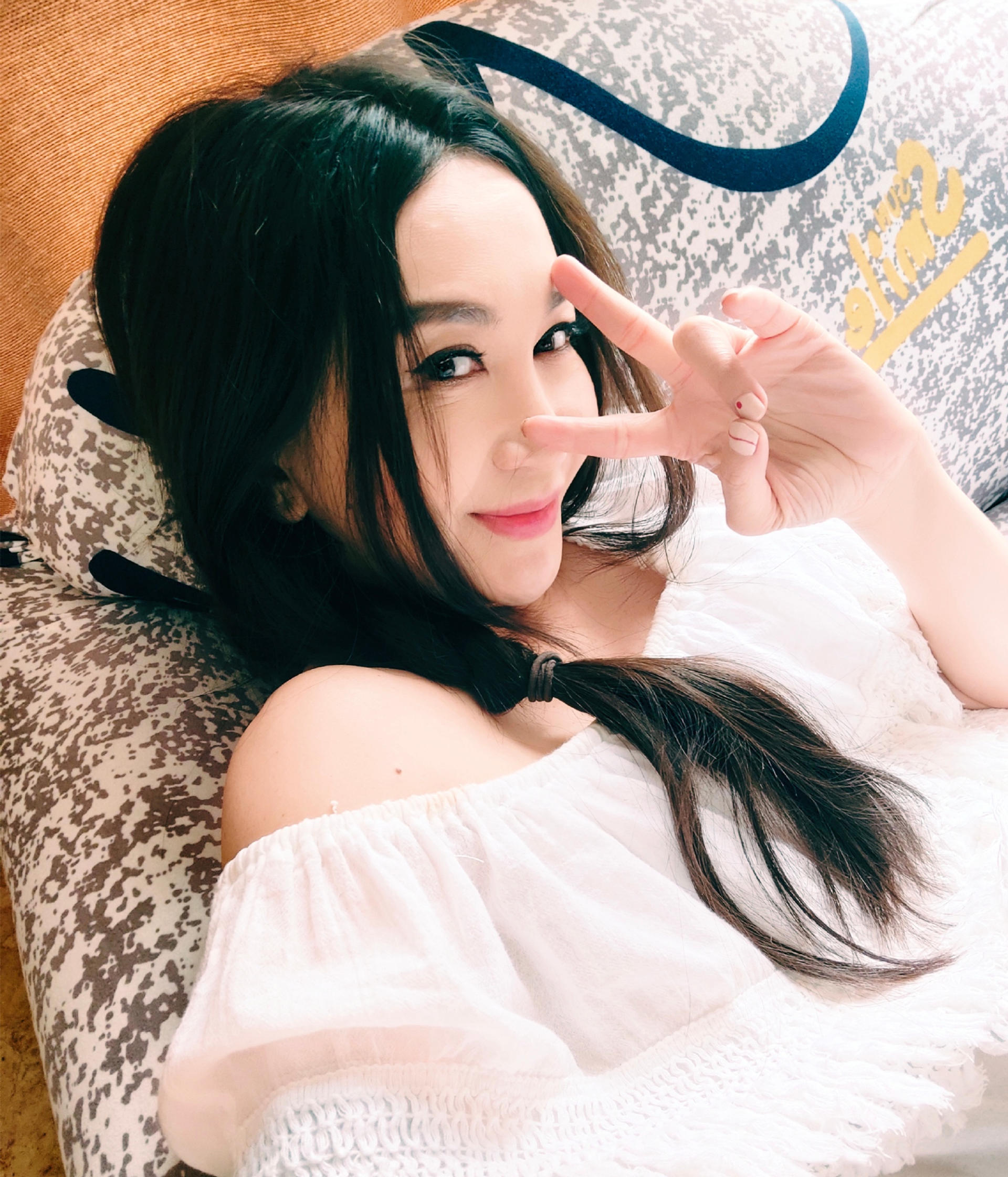 女星再扮经典角色：王艳上演回忆杀，关晓彤空姐装梦回“你叉叉”