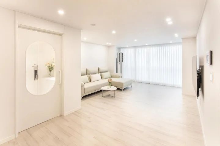 装修灵感丨看似豪宅，其实只有90㎡，全屋0杂物