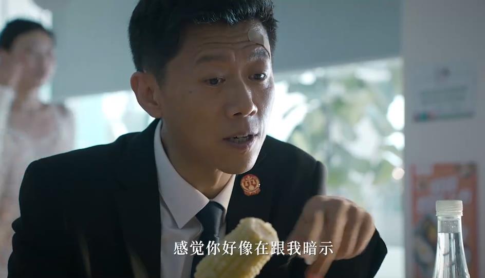 《庭外》首播：夏雨稳健，罗晋入戏，万茜惊艳，悬疑剧该出王炸了