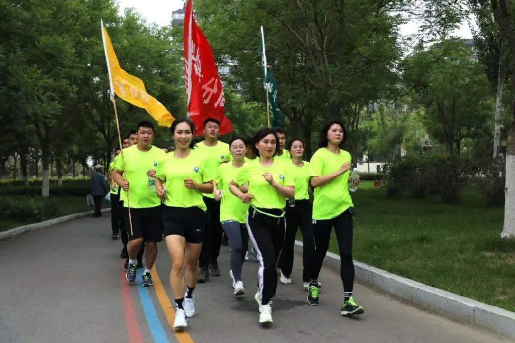 兴隆台公安分局组织开展“喜迎二十大，绿色无毒、青春酷跑”健康长跑