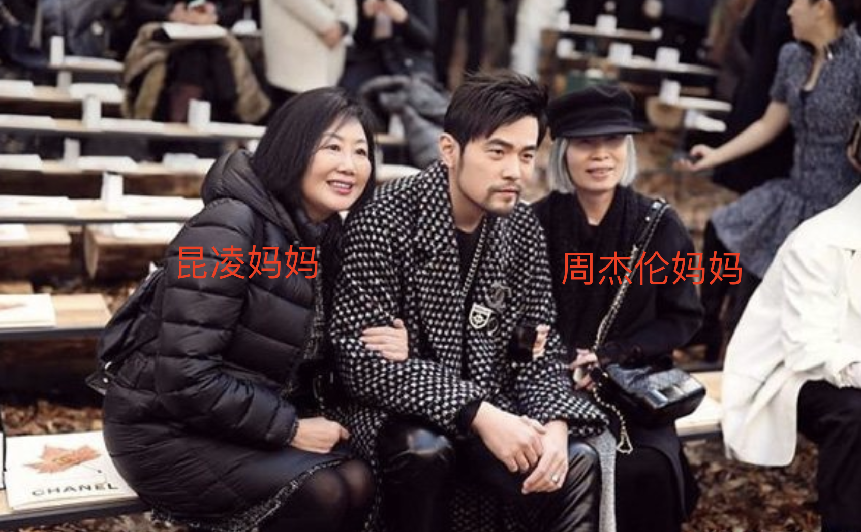 昆凌怀孕6个月收到母亲的月子餐书籍，幸福感慨有妈的孩子像个宝