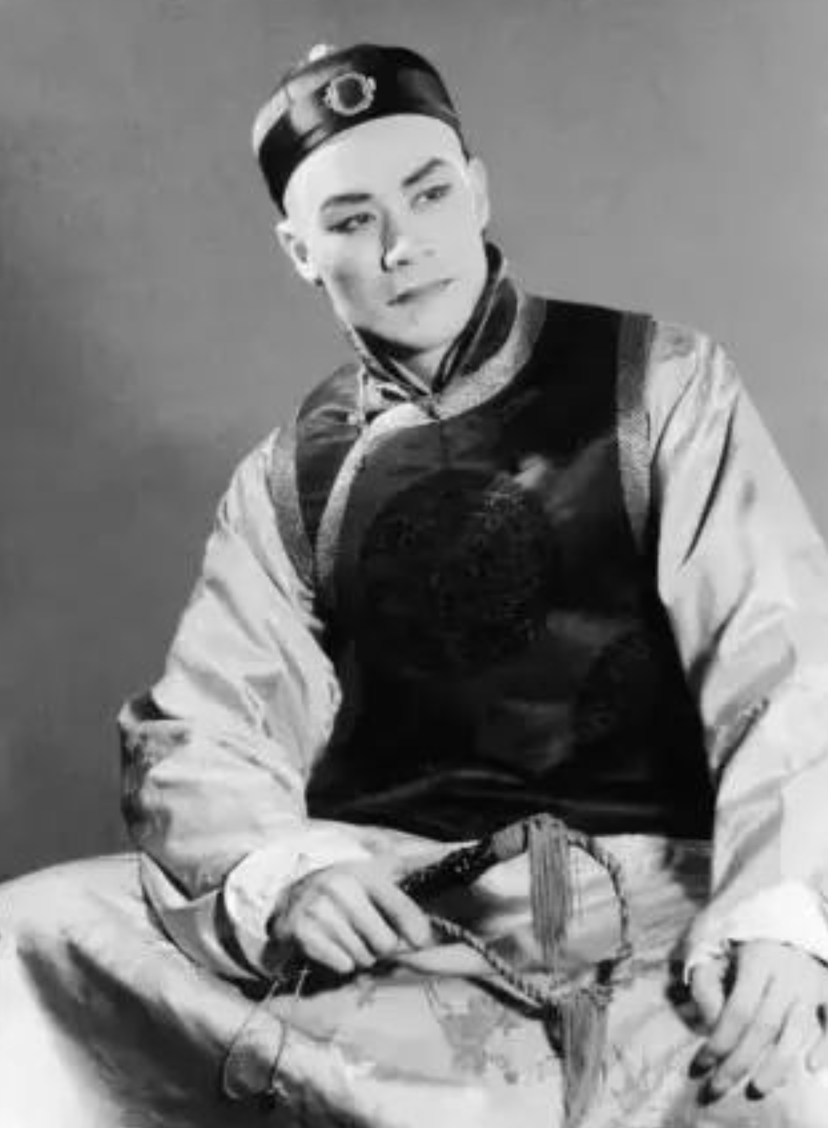 仅仅11天，就有12位名人接连离世，一天失去2位艺术家，最大95岁