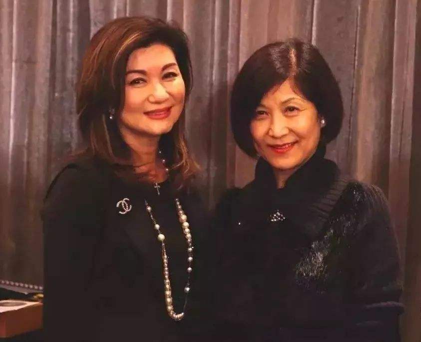 TVB颁奖礼上演宫斗，钟嘉欣痛失视后输给林夏薇是因为站错队？