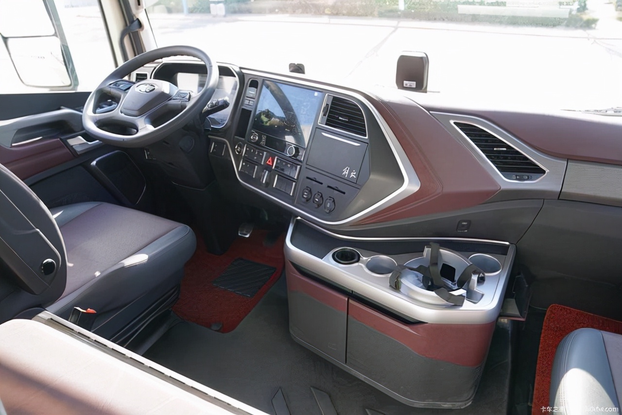 商务舱/头等舱/生活舱，鹰途这3种驾驶舱有啥区别，该怎么选？