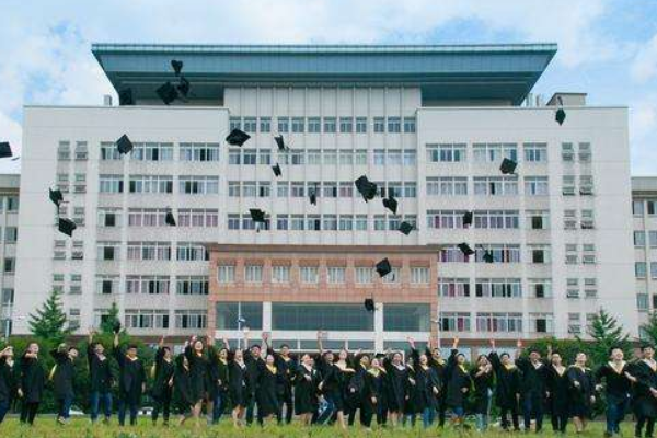 辽宁三所“野鸡大学”被曝光，学费高昂，毕业证书如同白纸