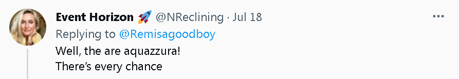 做代言人时顺走的高跟鞋，梅根还在拍订婚照时穿？网友：非常像