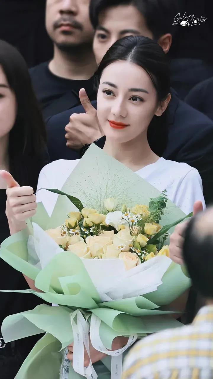 迪丽热巴的颜值是否过誉？