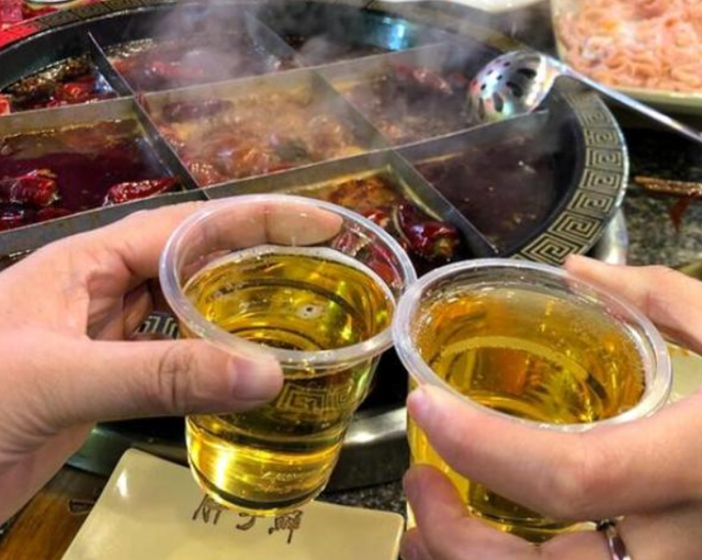 若碰到一喝酒就脸红的人喝完酒就脸红的人