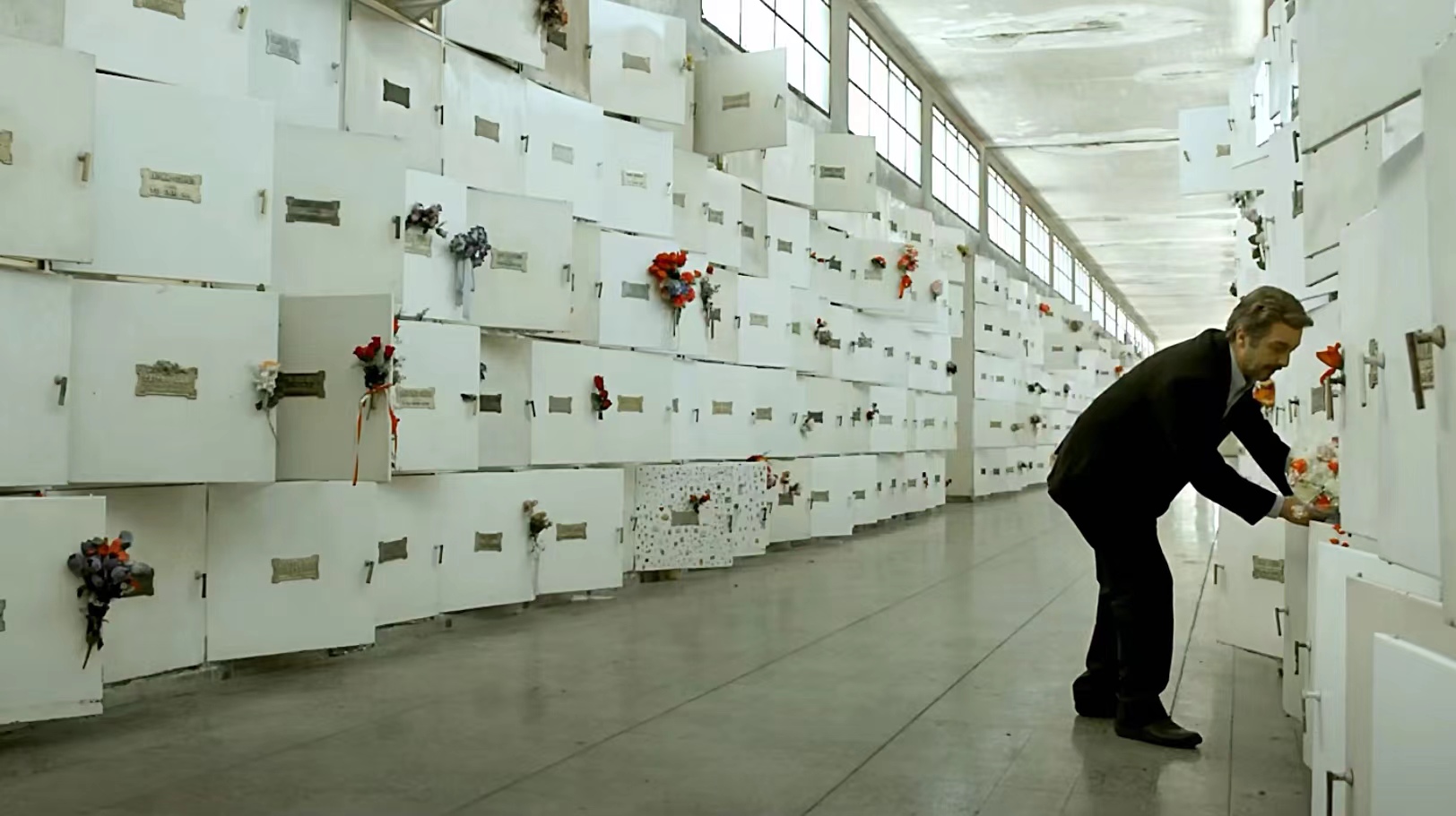 《谜一样的双眼》：与杀妻凶手无交流一起生活了25年，男子：复仇