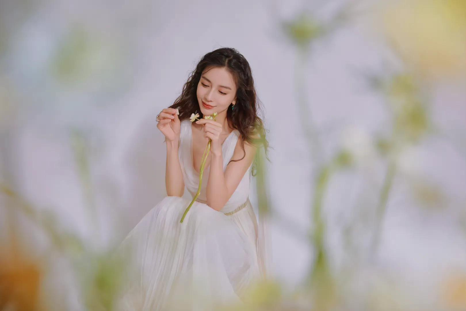 赵丽颖、杨颖、唐艺昕最好看的礼服合集，美若天仙，令人如痴如醉