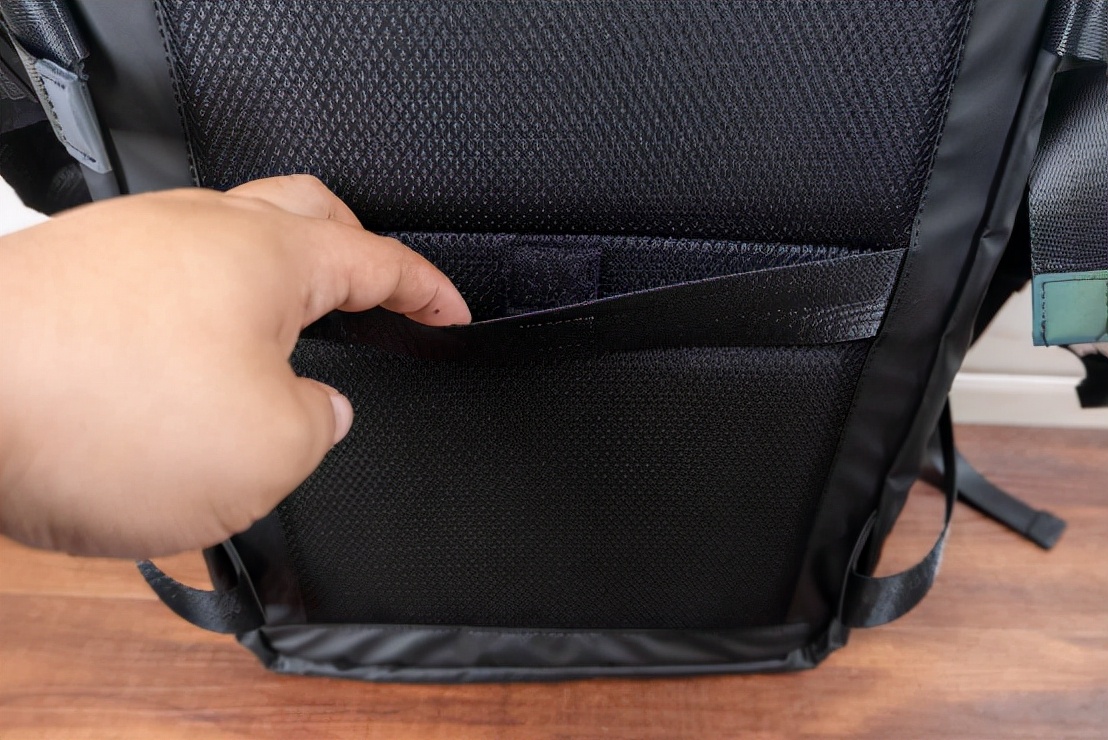 颜值与空间兼得，好看又能装，光影行星宙斯双肩包体验