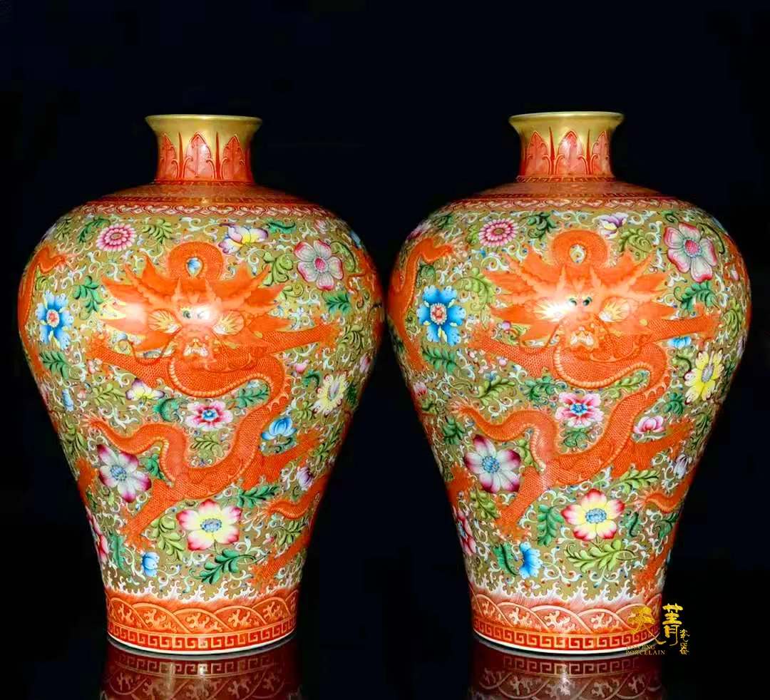 天菁瓷器江南平,官窑粉彩承高雅,精绘人物展妙趣