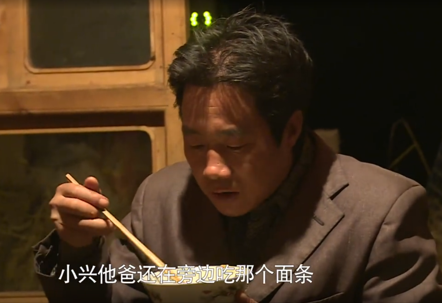 山东16岁富二代：逼姥爷下跪磕头，和母亲绝交，如今逆袭成为歌手