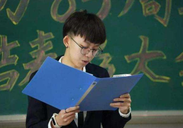 大一揭开了很多同学的自卑，原来不同家庭的学生，差距可以那么大