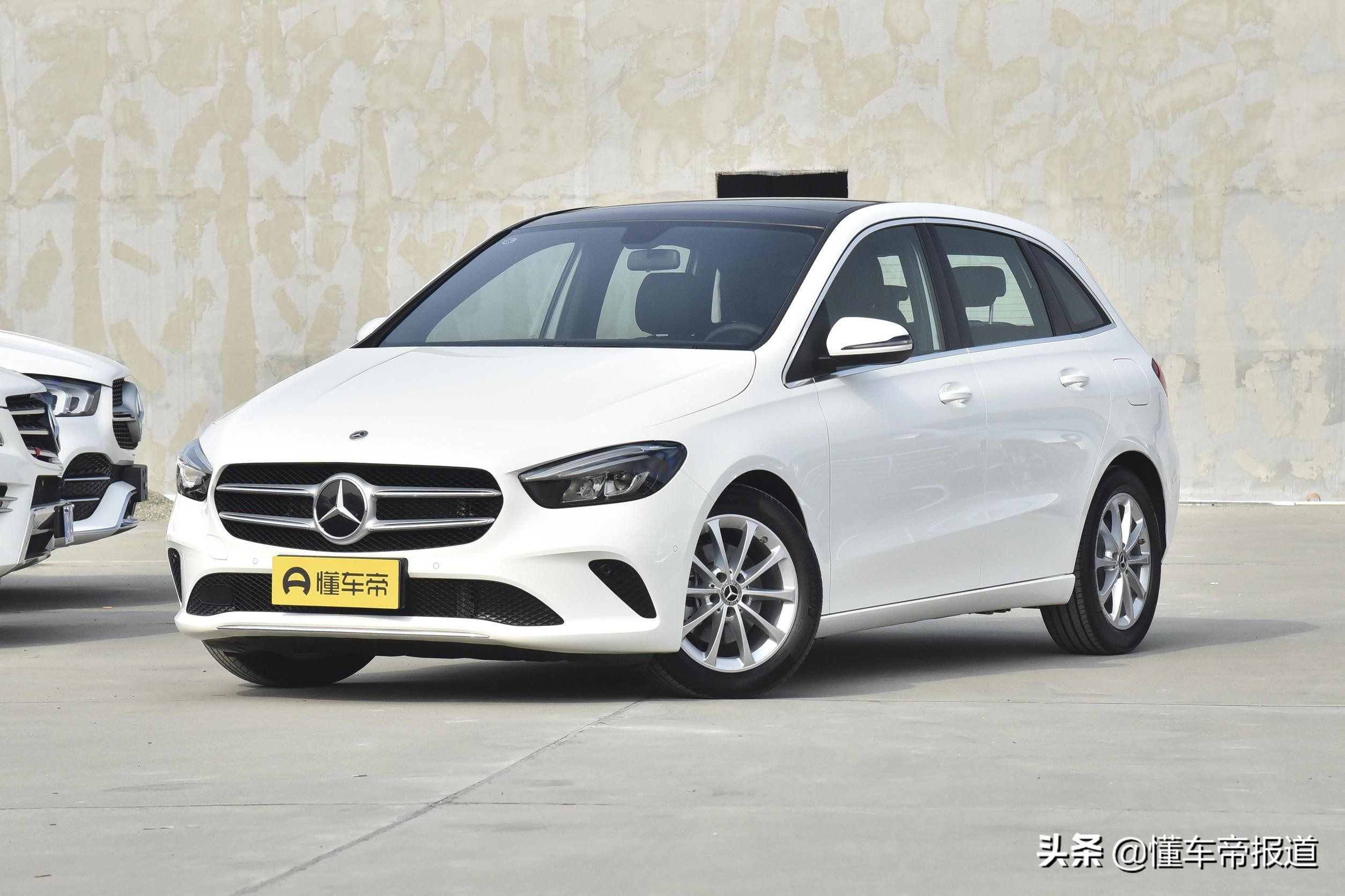 奔驰b200报价(奔驰b200报价及图片2011款2.0)