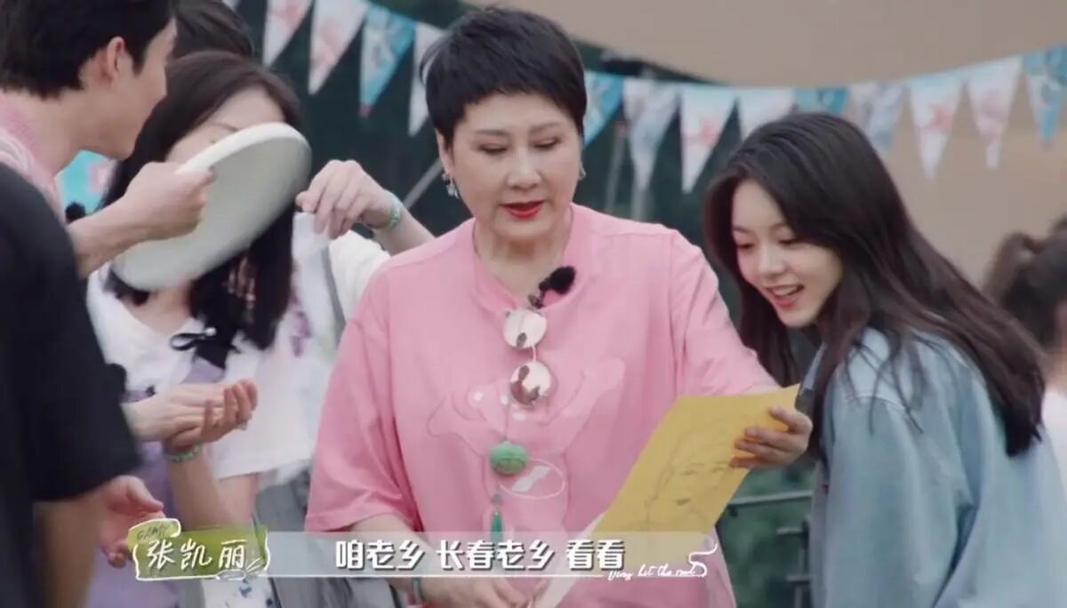 杨幂的“方脸”，刘敏涛的“皱纹”，打了多少滤镜明星的脸？