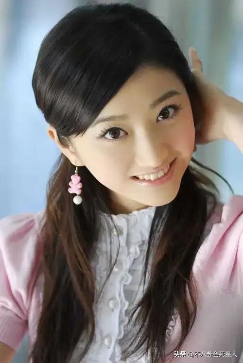 明星的早期照片，谢霆锋土，杨颖非主流，都是“黑历史”