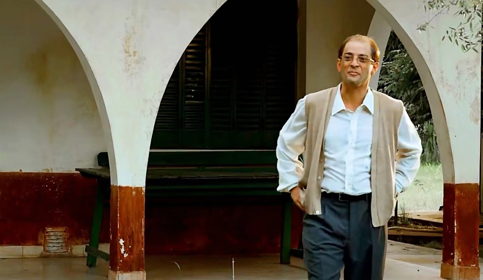 《谜一样的双眼》：与杀妻凶手无交流一起生活了25年，男子：复仇