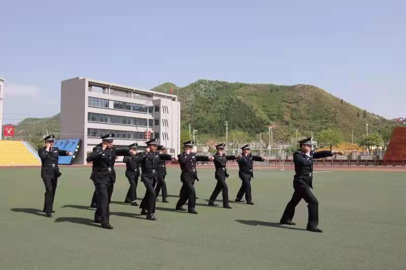 丹凤法院落实法警“全员集中训练”计划