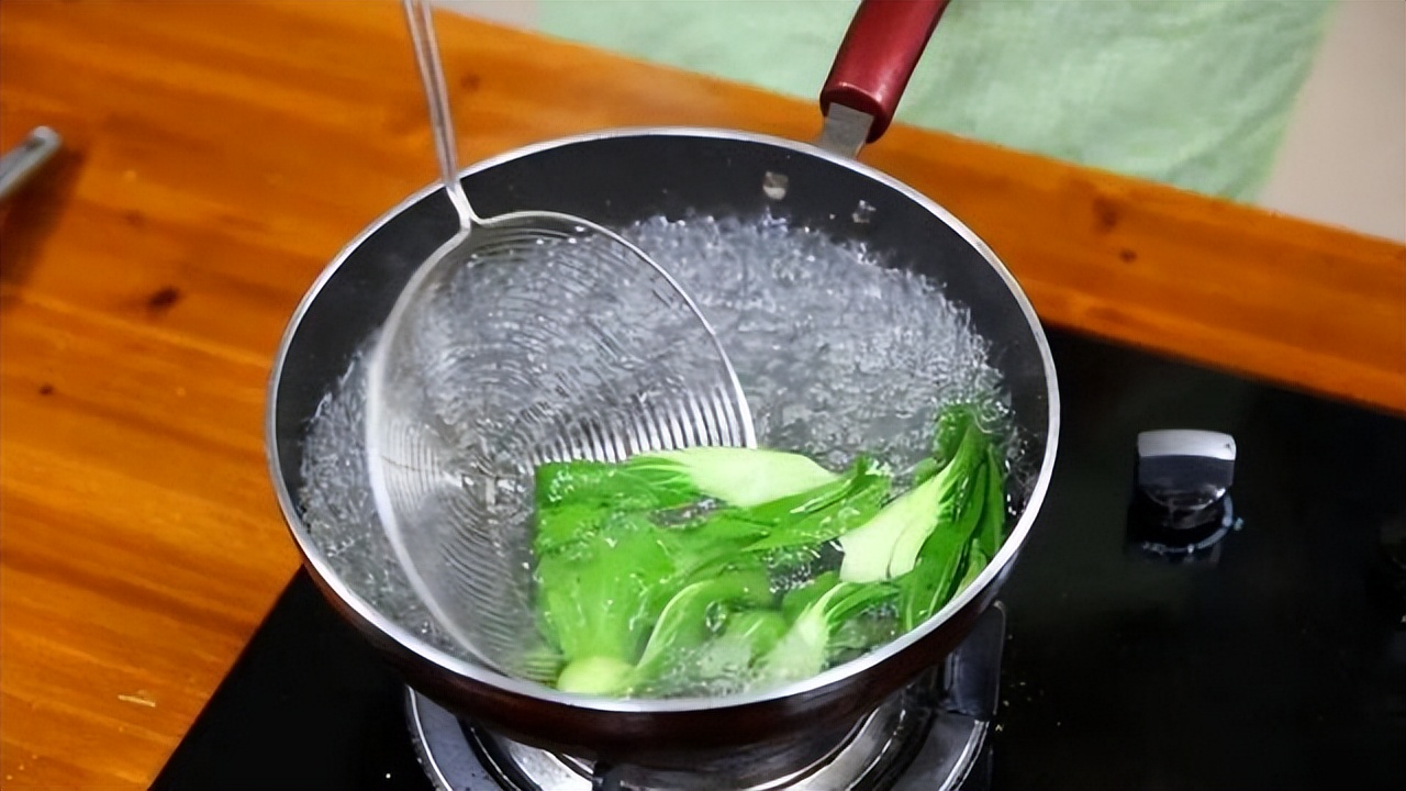 哪些蔬菜吃之前需要焯水？为了健康，建议提前了解，记得转告亲朋