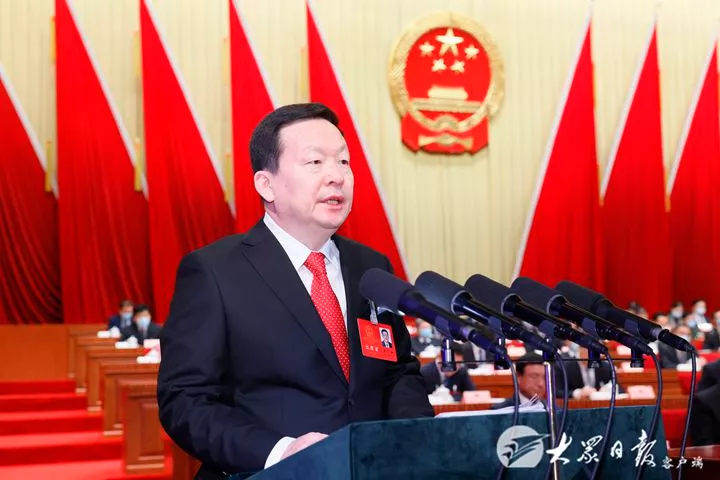 山东省十三届人大七次会议隆重开幕