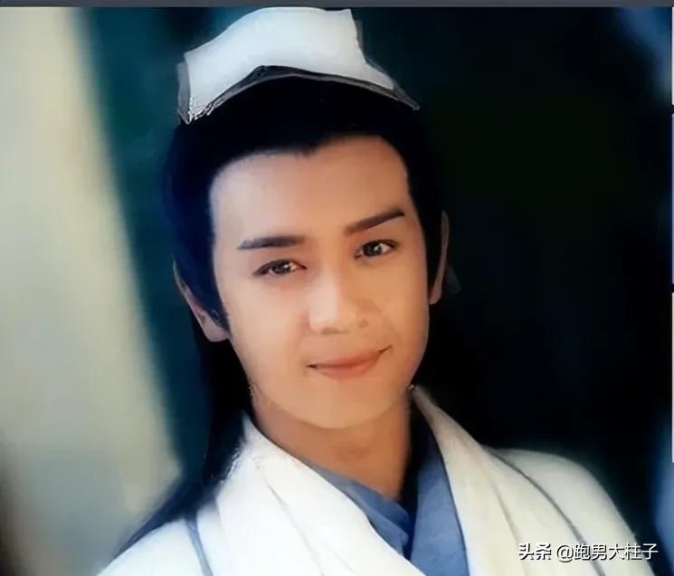 强行扮嫩，妈味十足，求求这几位明星别再演超龄少女了