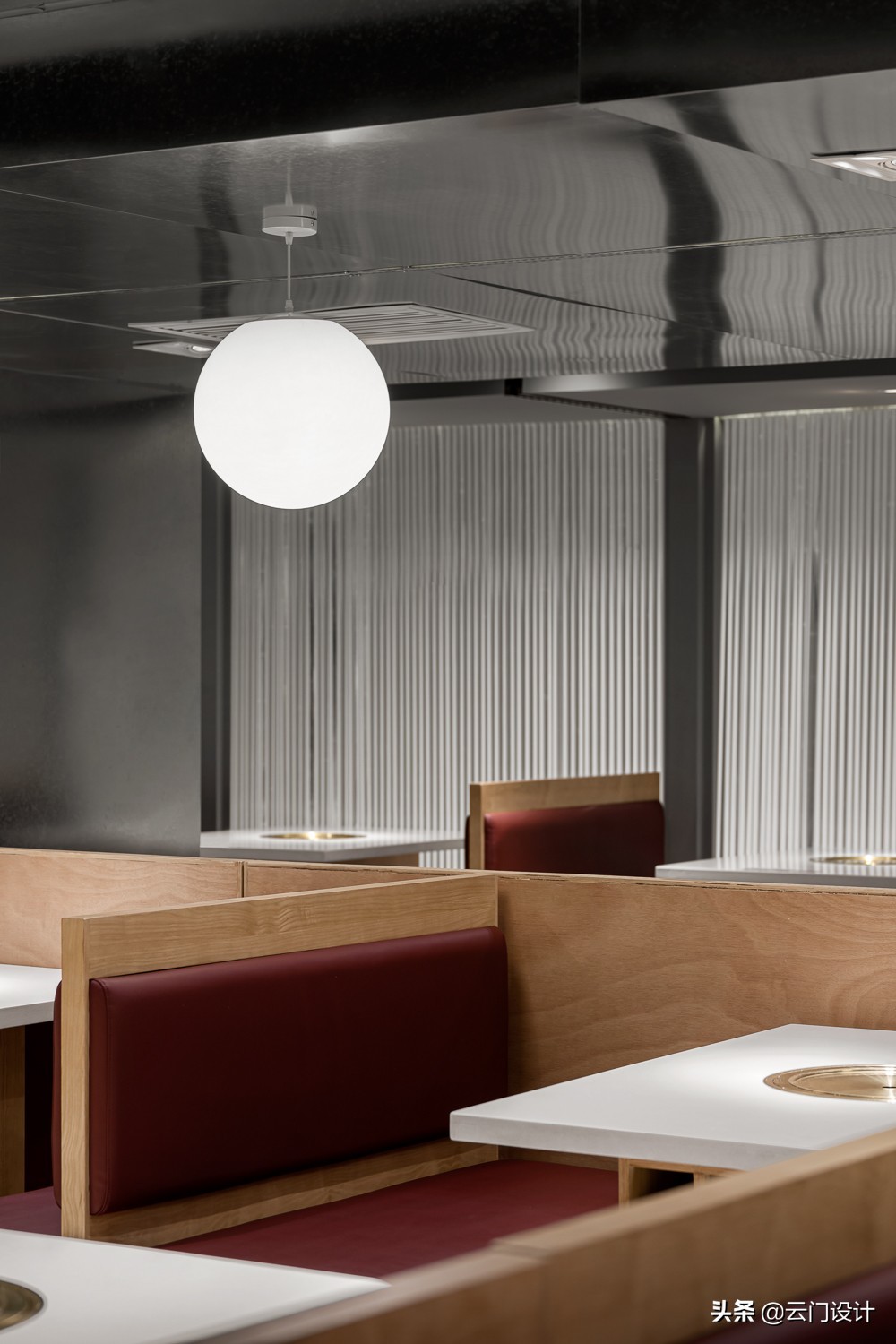 “石板鲜五花，焦香吃不腻”—剖析轻奢系-韩时烤肉餐厅升级设计