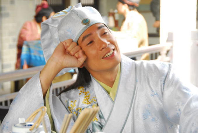 男星陈豪几乎24小时戴口罩！连睡觉都不摘下，出门戴两层十分严格