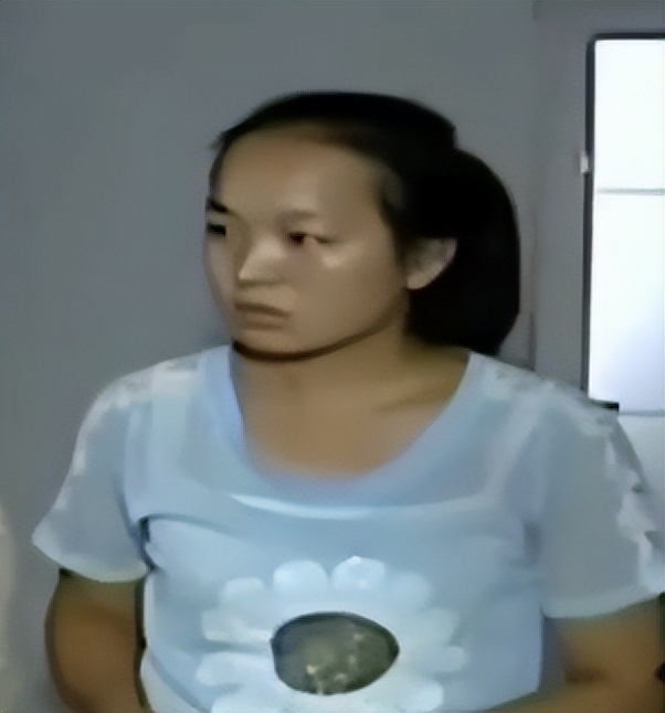 2017年，女孩金榜题名后，偷偷与富豪生父相认，穷养父：早干嘛了