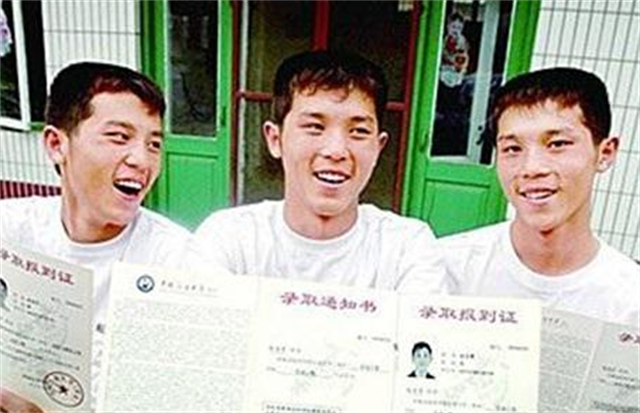 山东三胞胎同时考上211高校，十年后同时成婚：爷爷盼着抱重孙