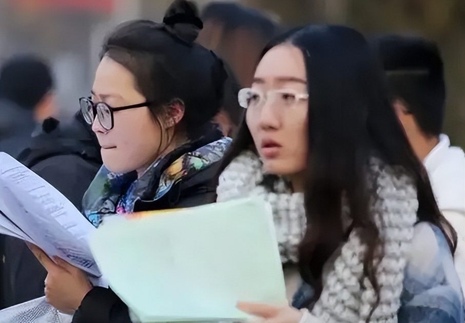 2022年本科“红牌”专业出炉，就业已亮起红灯，恐毕业即失业？