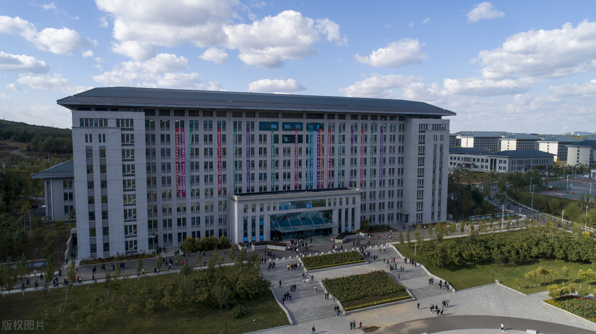 哪个职业学校好（学生成绩差）