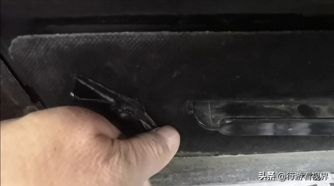 2022年五一之前，58168公里時(shí)候我給愛(ài)車(chē)更換空調(diào)濾芯，全程DIY