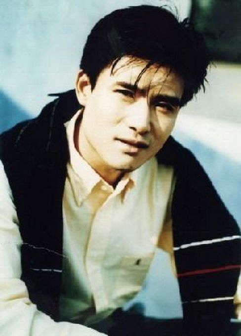 演唱《渴望》主题歌和插曲的3位著名歌手，人生的命运让人唏嘘