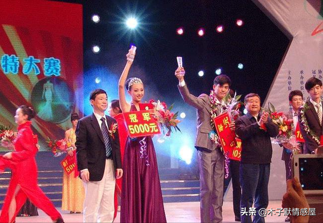 30岁美女模特“无偶生子”，女人有钱才可以过好想要的生活