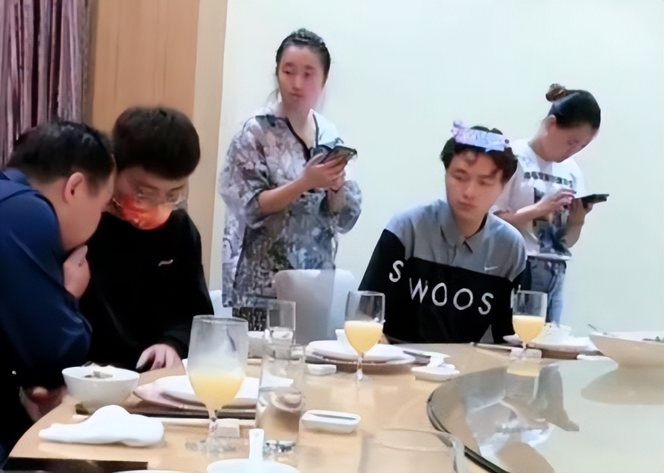 梅志强姐弟人气高，称舆论多不愿开私人账号，连线寻子家长帮宣传