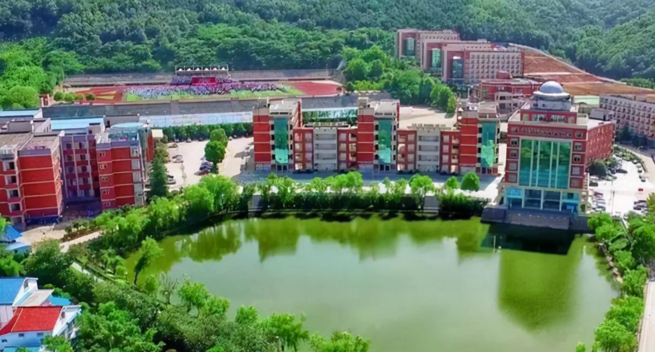 最新全国百强高校名单出炉，河南4所中学入围，被称为四大金刚