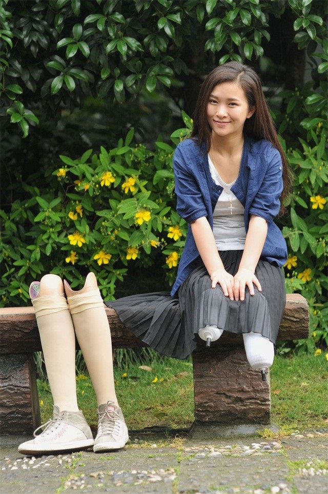 地震丧女失腿,丈夫冷漠离婚,6年后再嫁好老公,廖智:感谢苦难