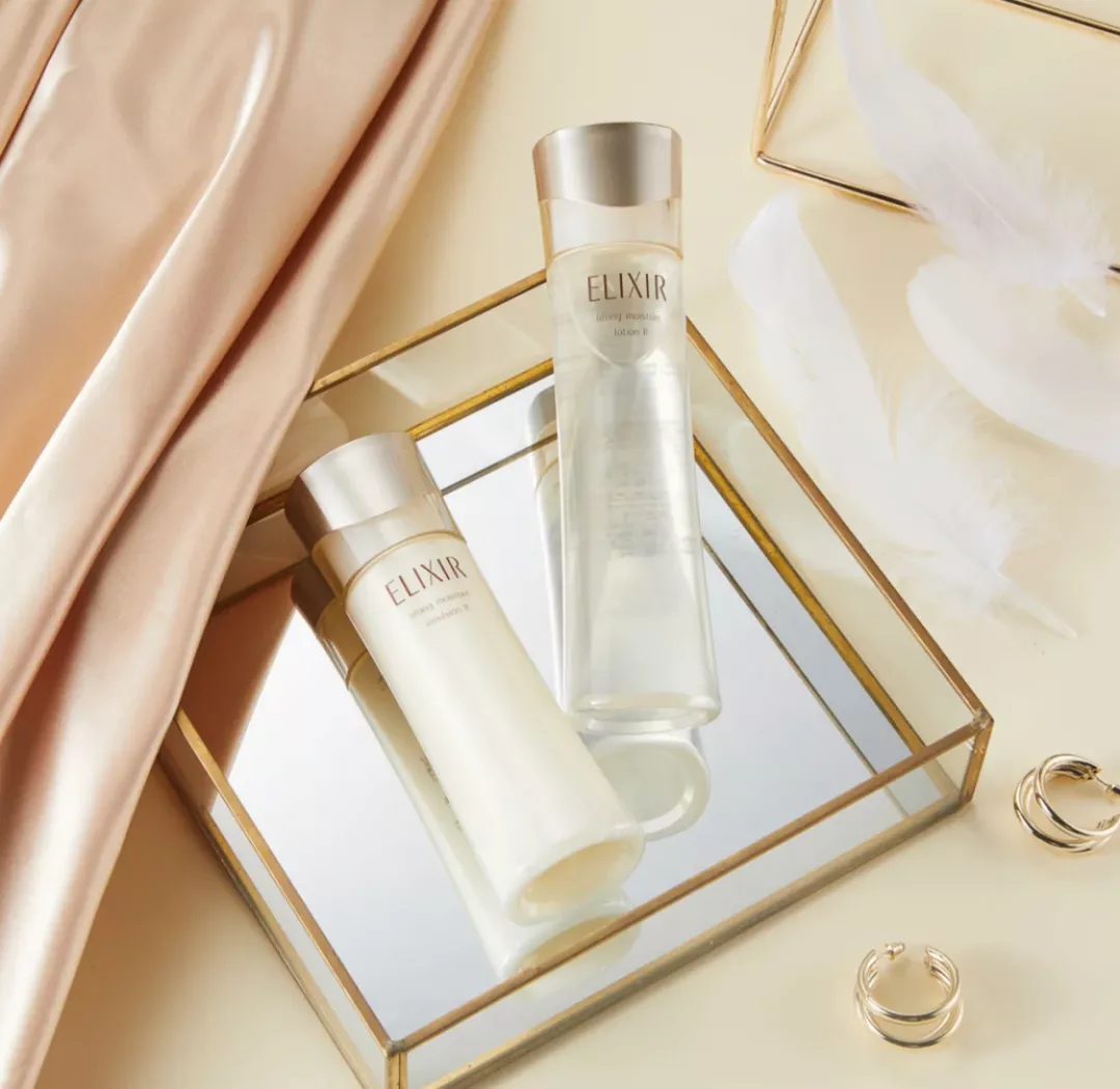 怡丽丝尔是日本资生堂旗下主打轻熟抗老保湿的高性价比系列