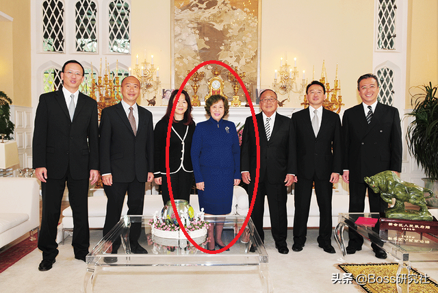 香港最新“十大富豪”，人均身价超1100亿，神秘外国富商首次亮相