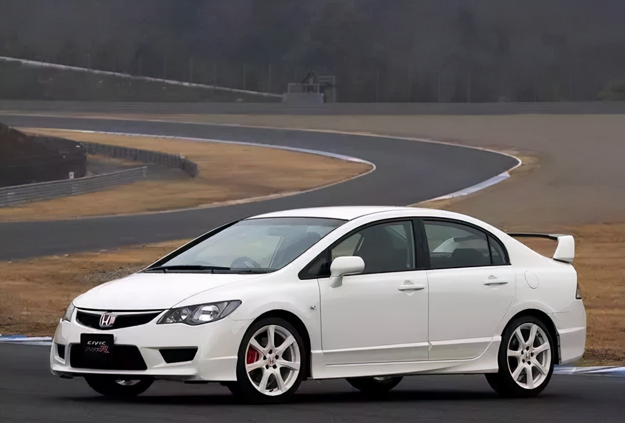 超适合年轻人折腾的4款二手车，最低只要2~3万