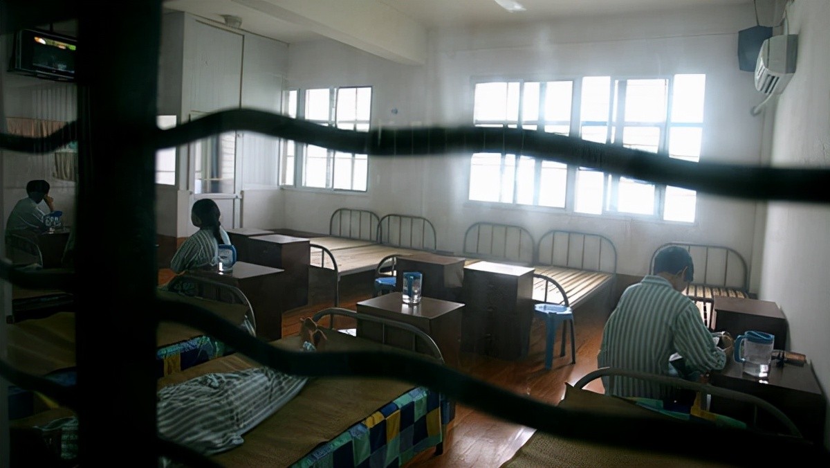 03年大学生因“三无”收容被害，涉案人员全部判刑，一项法规废除