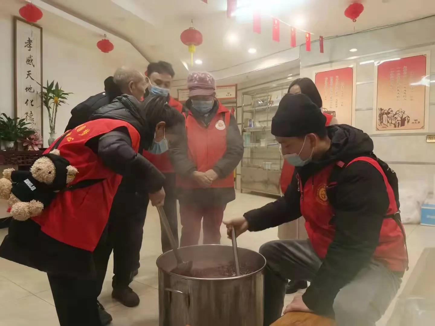 浓情腊八 温暖心田