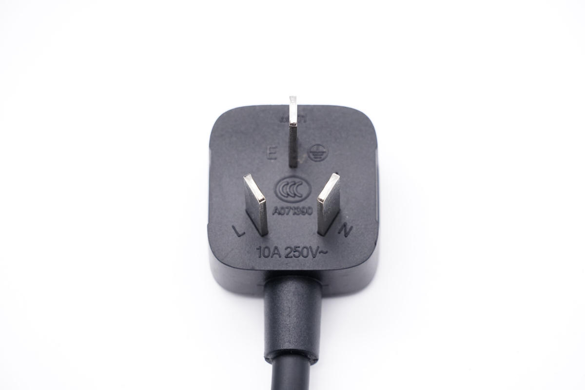 绿联100W智充魔盒Pro体验：多设备快充一个就够了