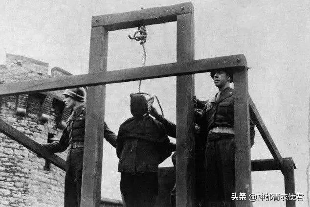 侵华日军战犯，7名被处绞刑，10名被枪决，行刑前各个丑态倍出