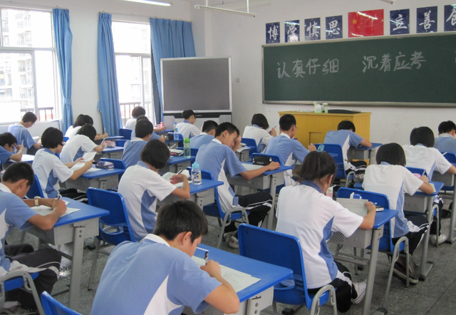 中小学要改为“5+4+2”学制，并预计2023年实行，教育部回应了