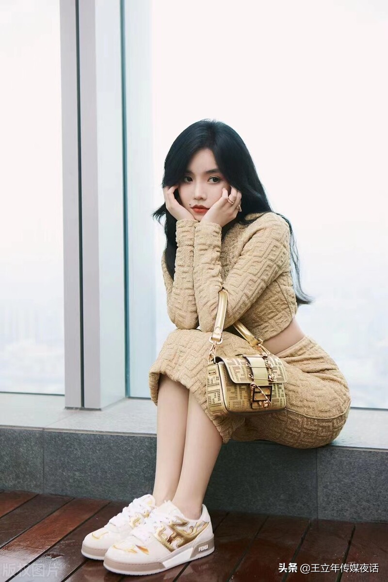 安崎广告艺术片：发翘温柔浪漫季节