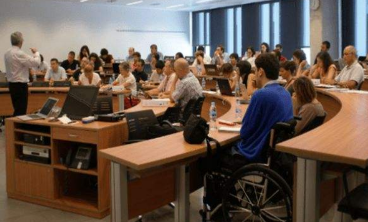 美国收割全球人才，光硅谷就有2万清华毕业生，为别人培养人才？