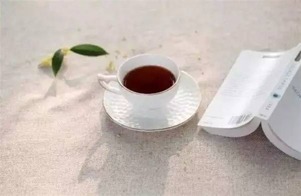 一本书,一杯茶,一个人的烟火与滋味