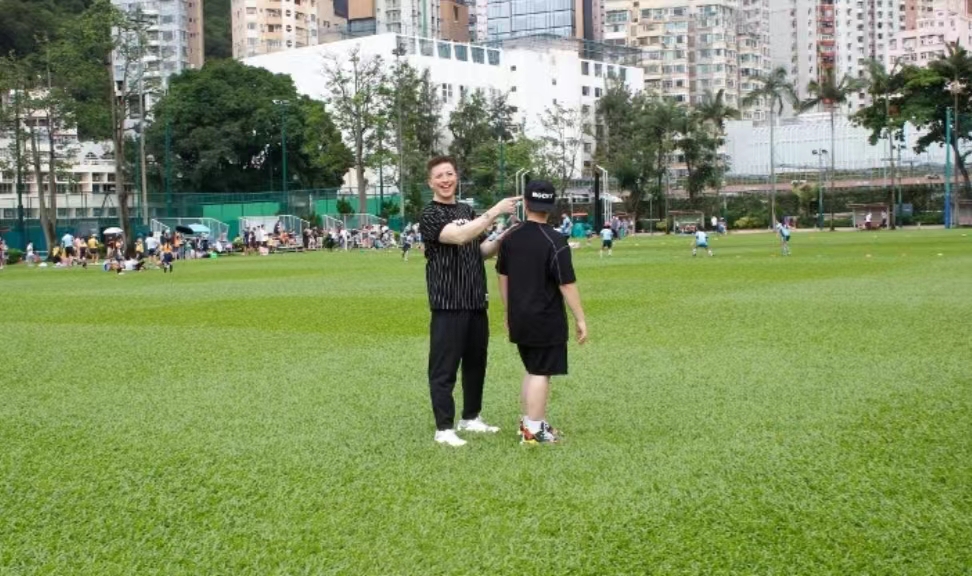 无悔照顾2个自闭儿！TVB前男星历尽坎坷，最大心愿是儿子独立生活